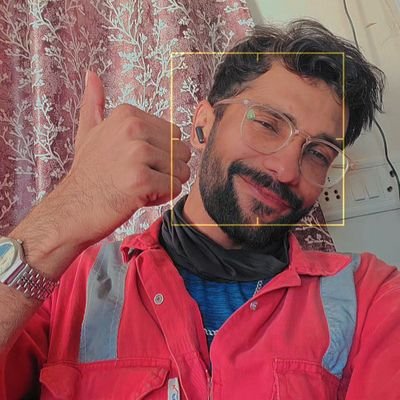 shutup_gajju's profile picture. i give profeshunal belly rubs to cats