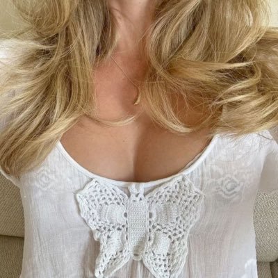 v1vinx's profile picture. 𖦁 ׅ    ࣪     ،    🎹⠀ ࣪ ִֶָ ⠀⠀⠀sixteen⠀⠀ㅤ｡ ⠀⠀⠀⠀⠀ᛝ⠀⠀⠀a͟ny prns⠀⠀⌒⌒⠀⠀no dni ⠀⠀ #shedtwt