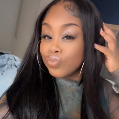 eashaaavee's profile picture. 2.24.22.                                                             2.8.25. 🤍