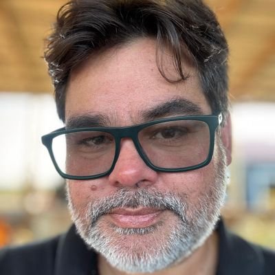 avalonbits's profile picture. Recifense morando nos EUA, Programador, esquerdista petralha, fã do Sport Clube do Recife.