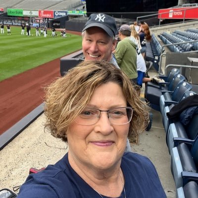 heavnbnd's profile picture. Wife, mother, nana, ER nurse, I love Jesus, the Yankees #RepBx, KY Basketball, the beach, NYC & all things about space! I hate childhood cancer/leukemia!