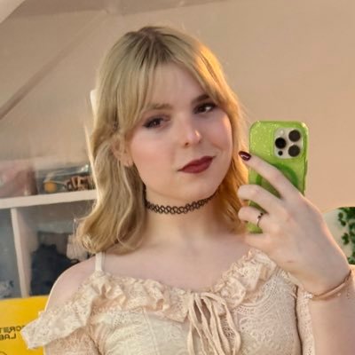 charloofers's profile picture. creature from another world 🏳️‍⚧️ | streamer | spicy site girl | massive sale & my links! ↓