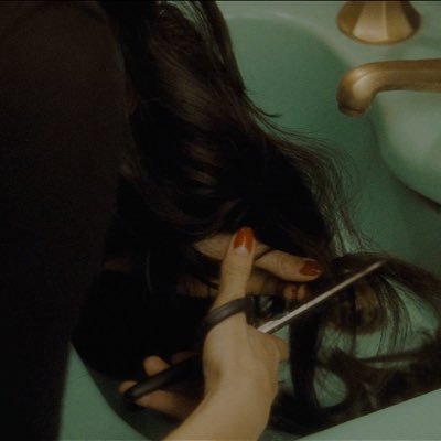 mulhollandmiya's profile picture. cinema lover & film score whore 📼