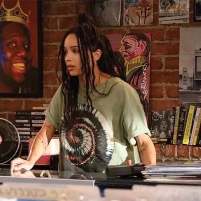 imoceanii's profile picture. vento solar e estrelas do mar, um girassol da cor do seu cabelo