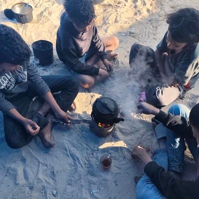 nzhnzh865015's profile picture. Gaza mother 🇵🇸 | 8 months pregnant with 5 kids. Lost child Jabr. Husband needs psychiatric care after prison. Flooded tent, high-risk pregnancy 🙏💚.