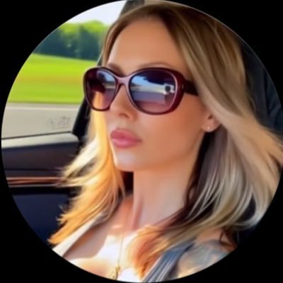 realsarahrose77's profile picture. 🇺🇸