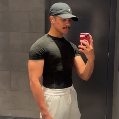 Awasowh's profile picture. From : 🇦🇪 | I follow back!