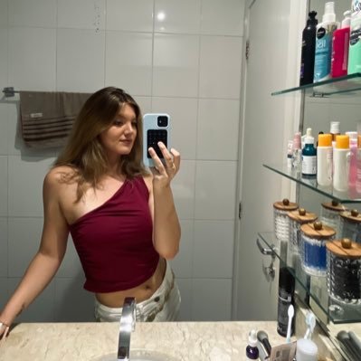 diarybyL_'s profile picture. tudo começa pelo sangue. 🩸