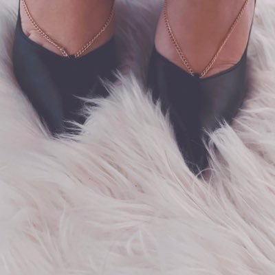 __poisonia's profile picture. protect my energy from your bad aura