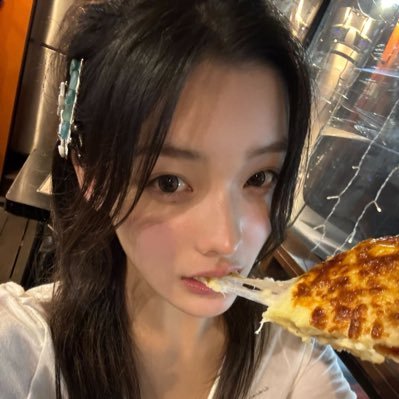 paperhyein's profile picture. Multi group enjoyer. if yoǓ Ǎrent sure, just DM. Occasional painter /NL