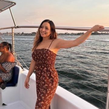 JenniferHalls14's profile picture. God fearing -Love my family-Love my country-Protector of good and hater of evil- 🚫No Bitcoin DM- Or 🚫Porn