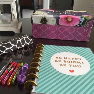 neatkaza's profile picture. Wife • 3 kids • Twin mother • Panafrican • DlY-er • Senior Living downsizing and moves• Home organizer • Investor • Your best time is NOW !