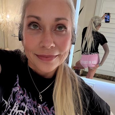 Suzieleapsat69's profile picture. 💀ྀི𝗕𝗟𝗔𝗖𝗞☠︎︎𝗗𝗘𝗔𝗧𝗛✪𝗠𝗘𝗧𝗔𝗟𝗛𝗘𝗔𝗗↯🐈‍⬛ ྀི