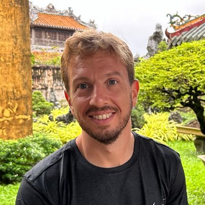 fredy_zz's profile picture. Software dev: I create bugs, fix a few, and call it entrepreneurship 🚀 ** Latest projects **👇