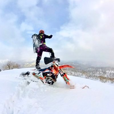 offbikenaoki's profile picture. 自分の好きな事に全力で楽しんでます！ モービル&バギーインストラクター！ たまにトライアルパフォーマンスやオフロードバイクでレクチャー しながら林道王国の楽しさを案内したりもしています🏔🏕🎣🛶🏍🤿 🤙 プロのライダーとガイドでプロガイダー🤭