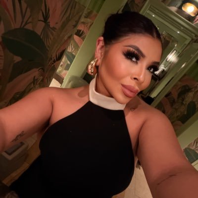 _roxeen's profile picture. lucky girl 🍸