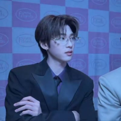 __y24z's profile picture. 