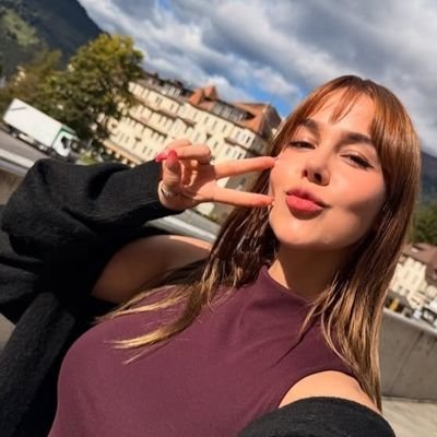 sandra684490905's profile picture. 