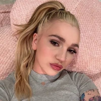 kayla1385632704's profile picture. book 📖 lover ❤️ | music 🎶 enthusiast | adventure seeker