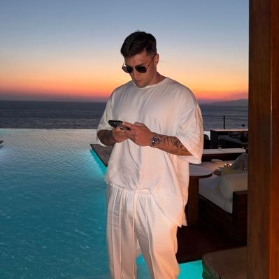 JustAngelloo's profile picture. Crypto since 2017 / Fitness 7y / 5-1 RXF MMA / Entrepreneurial enthusiast