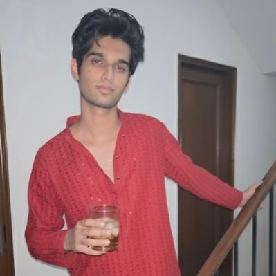 yapster242525's profile picture. 