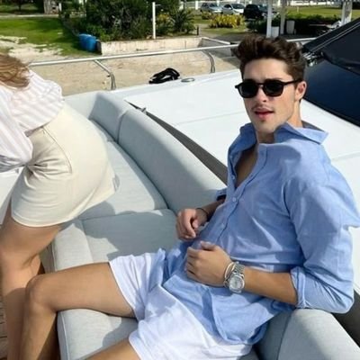 Joshua401154723's profile picture. Bleeding ⚽ since birth. Loyal to my club through wins & woes.