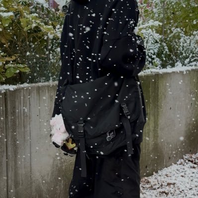 _zuji's profile picture. designer, creative dev
prev @rga