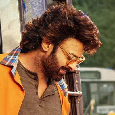 DarlingKisHan3's profile picture. •ONE BAD HABIT ! Rebelwood ! 🦁 frever:- #Prabhas -#Ro45 ❤️💙