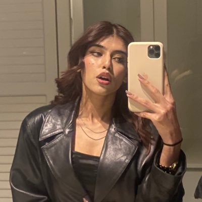 vandalassie's profile picture. I’m the sun, I heal, I burn.