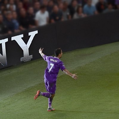 Cunpoteilmadit2's profile picture. Paris ❤️ | Fan du plus grand joueur de tout les temps | 7-17 | Fb sans pitié 🙇🏻