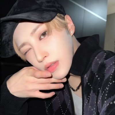 pttieshao's profile picture. peace and love ♡ | ald1, cye, &team, nct, idid, wuhao