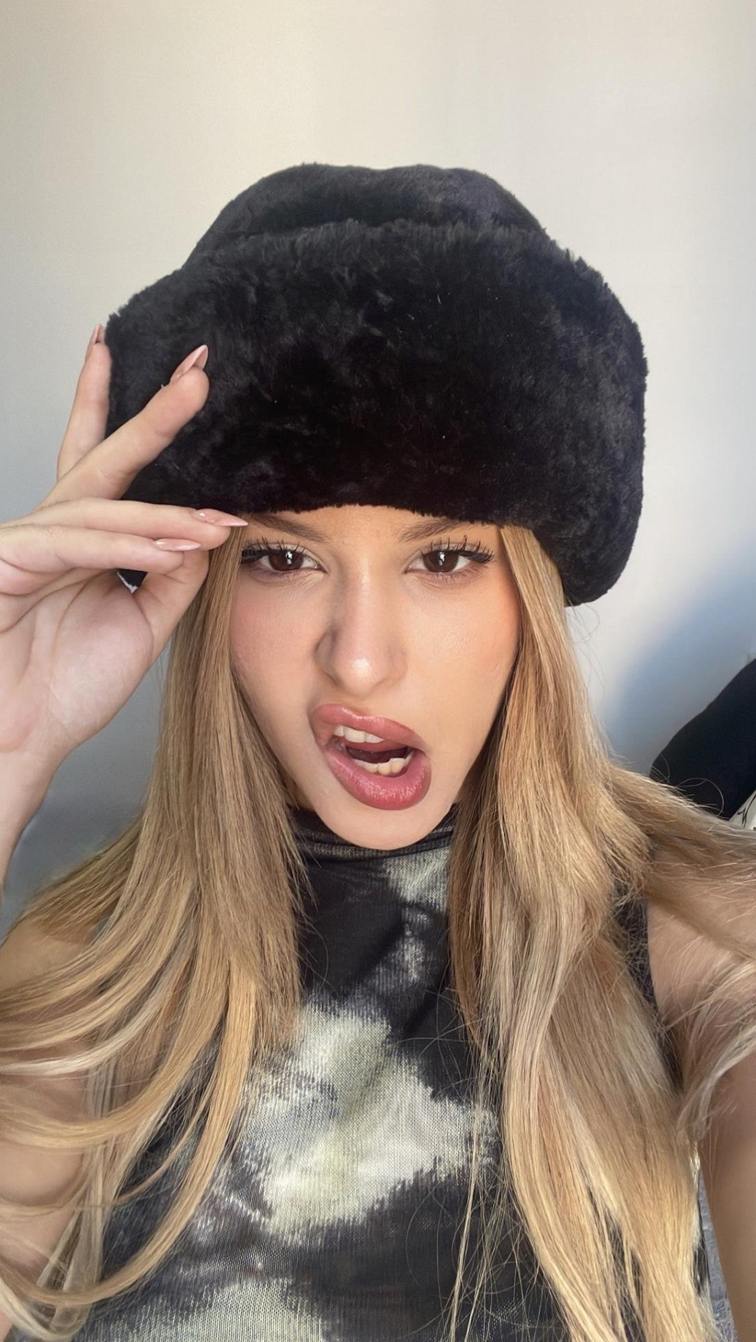 emma_tpgya's profile picture. i love art