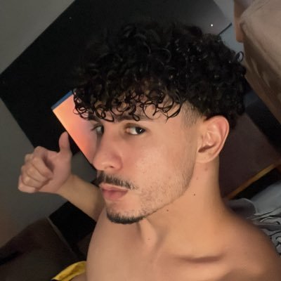 sr_ricc's profile picture. 🇺🇸 : https://t.co/evzvzJRnh1 / 🇧🇷: https://t.co/3dxT2EnRmy Instagram : sr_ricc // Conta 1ª @iamryccardo