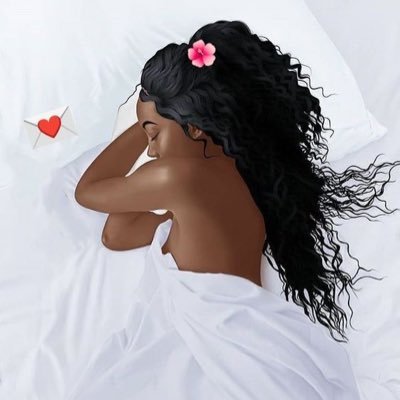 EllyLuuh's profile picture. 