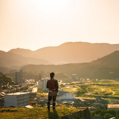 Papasky185537's profile picture. Singapore & Tokyo。 経営者／投資家／コンサルタント。 実業を基盤に、自分の構造で稼ぎ、増やす。 債券・不動産・法人資産運用を軸に、 実業×金融×思考のリアルを発信。 ときどき、旅・食・日常も。