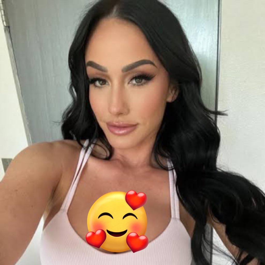 LunaElizab's profile picture. Let enjoy every moment with love and passionate 
Embrace the moon 
Life is too short let have more fun