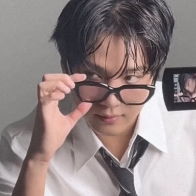 rafandra_adi's profile picture. Falling for her a little more every day. @glozfy 🩷