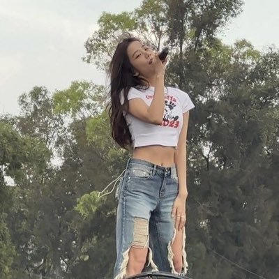 hiblackpinklo's profile picture. 