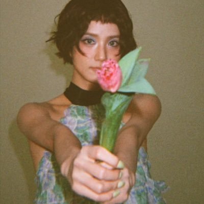 ksooiya's profile picture. — collecting my pretty girls #지수 (prio) and #카즈하 (selected) ᵎᵎ