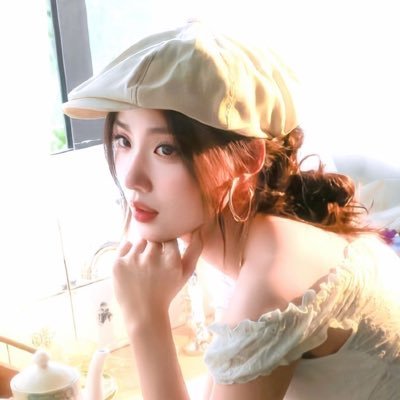 Mariocnette's profile picture. Asrama ㅤ ㅤ Hogwarts’ ㅤ ㅤ Alumna.