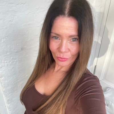 AlisonLewis_28's profile picture. Life’s too short so live your life! 🫶🏻 AFC always ❤️