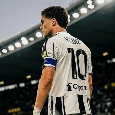 KenanYildizRole's profile picture. 🇦🇷🇮🇹  in some south american country • Medical student • La Vecchia Signora