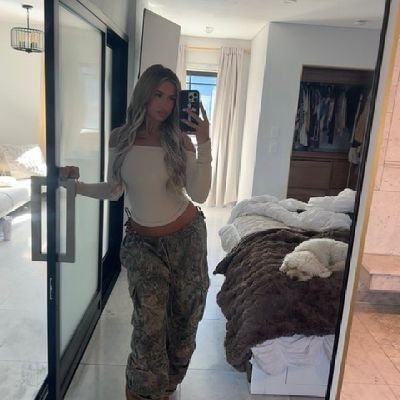 spoilscarl's profile picture. Tribute 💸is required if you want to speak loser