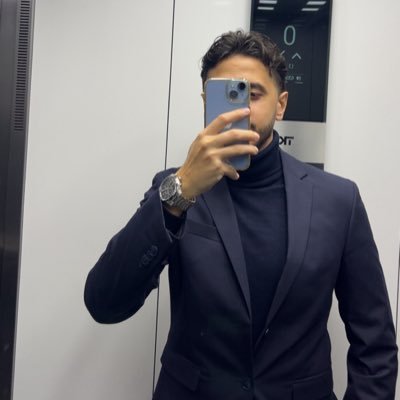 Rayanrsbb's profile picture. Le sage montre la lune, les idiots regardent le doigt. Malheureusement je supporte @om_officiel et @lesverts