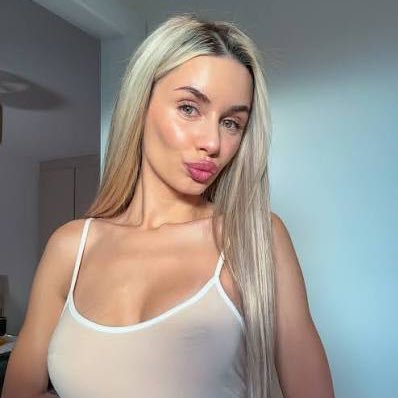 justthorea's profile picture. Your one and only blonde 😉