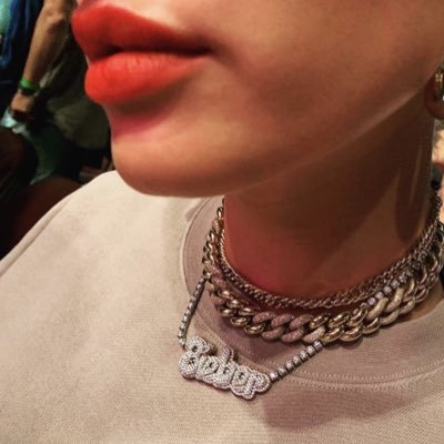 bi200127's profile picture. immagina essere seri su Twitter     @biprivato