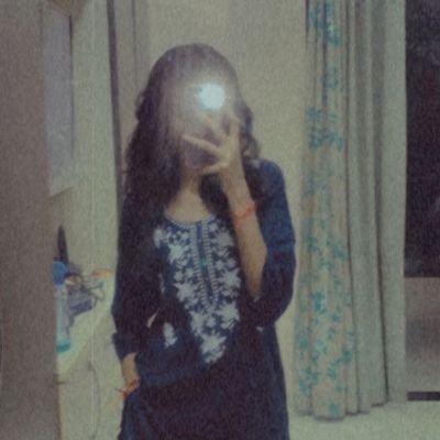 AnayaPandey123's profile picture. 