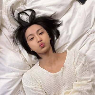 dctosunshine's profile picture. Writing Acc 🌈🧚🏻 • AU Prompts • ⚠️MINORS DNI ‼️censor names when interact‼️ ⬆️Jccnghw⬇️ AllxHwc Enthusiast || 🐿️🐇 홍중/성화 || 🦊🐯🐺🐰