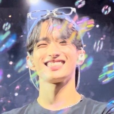 Heezlyeaz's profile picture. 별이 없는 달.| Fanpage