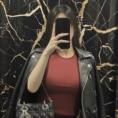 thisisdaneea's profile picture. serial chiller.